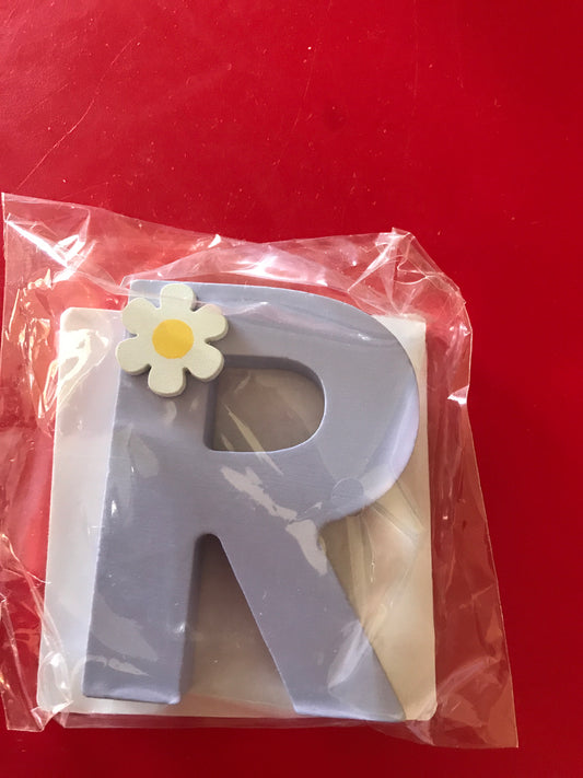 Maman Bebe - Wooden / Door Letter Pastel "R" Purple