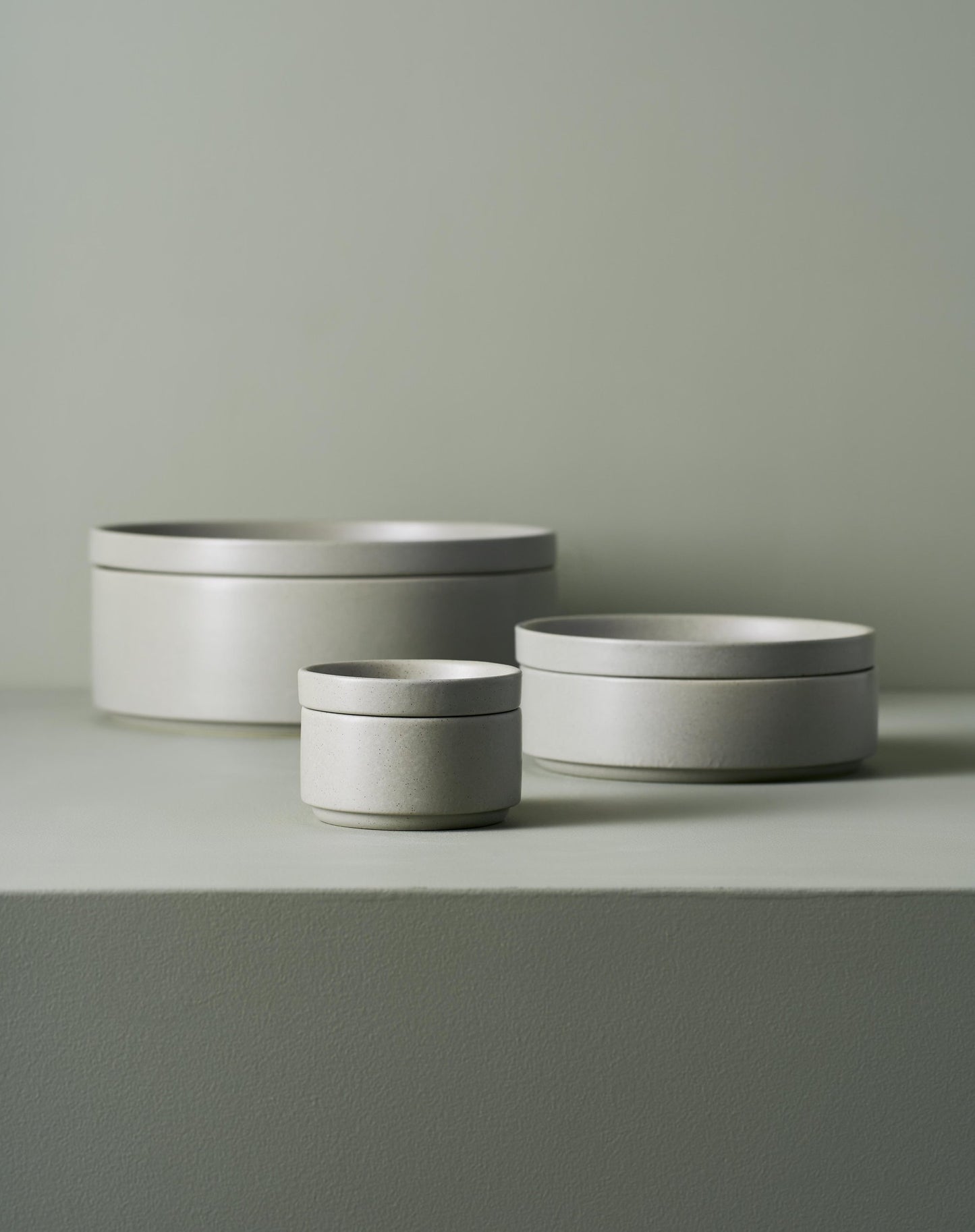 Robert Gordon Dinner Bowl and Plate - Grey Stack, Serve & Store